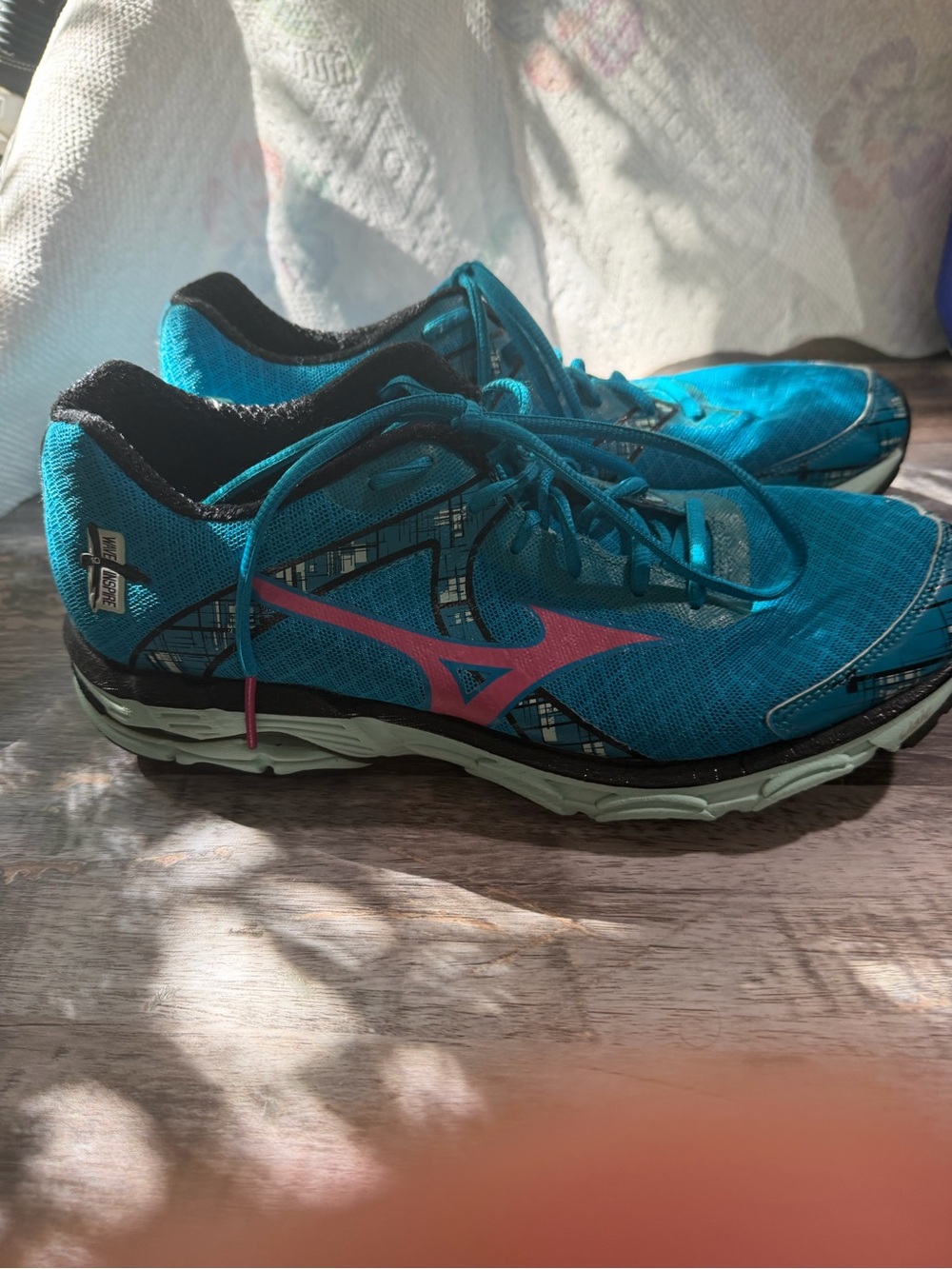Mizuno Women's Teal Running Shoes with Pink Logo